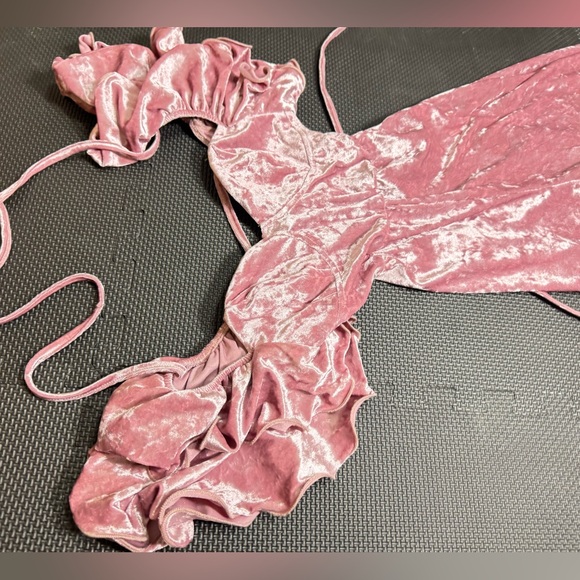 SHEIN velvet pink jumper, one piece, romper! NWT - Picture 2 of 6